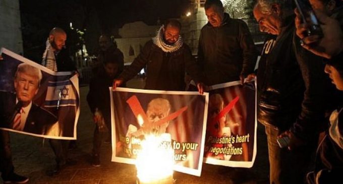 Aumenta la violencia en Israel tras decisión de EE UU