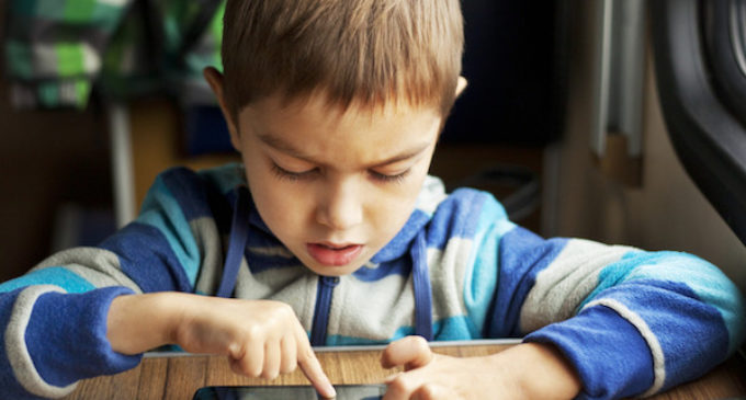 Niños de seis años ya podrán crear perfiles de Facebook