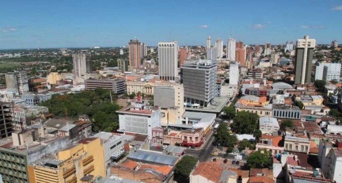 Anuncian lunes caluroso y húmedo