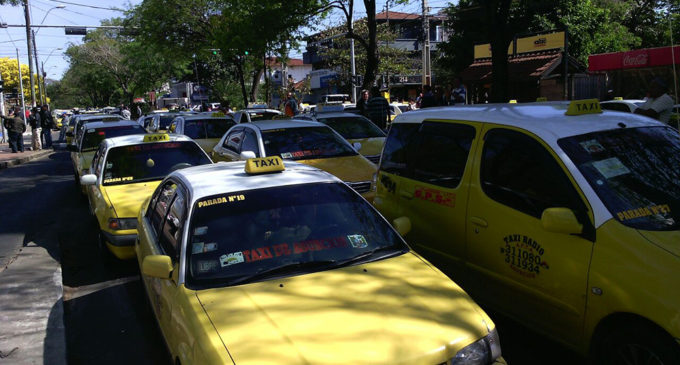 Taxistas también analizan suba en tarifas