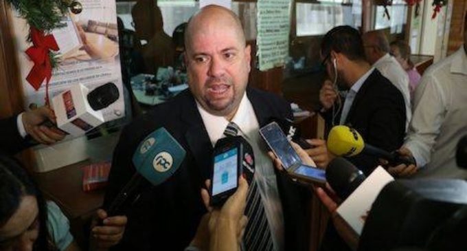 Lippmann estaba en su casa, dice su defensa