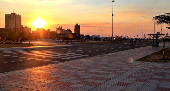Analista afirma que cambiar el horario laboral ayudaría al desarrollo económico