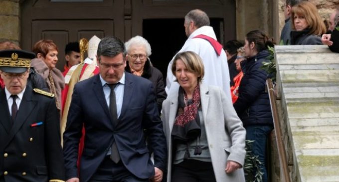 Francia rinde tributo a víctimas de atentado del Estado Islámico