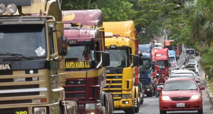 Camioneros “agotan instancias” para no volver a paro