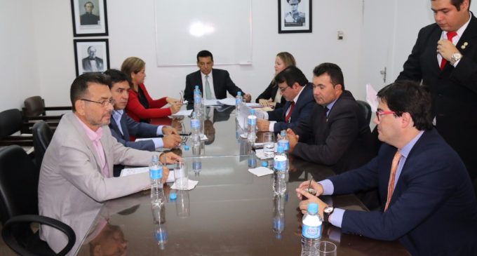 Comisión dictamina a favor de pedido de juicio político a Contralor