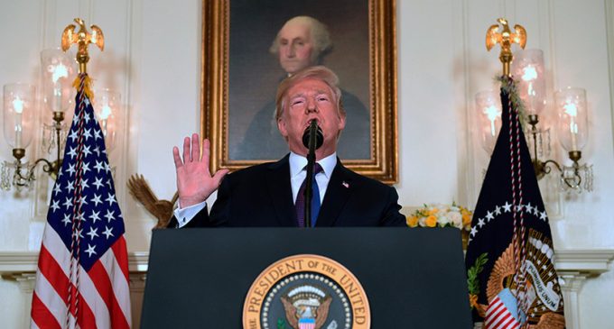 Trump aplaude el “ataque perfectamente ejecutado” contra Siria
