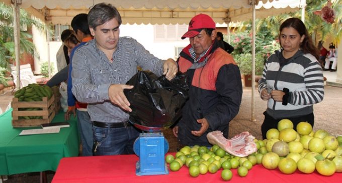 Ofrecen las primeras frutas cítricas de la temporada en una nueva edición de la Feria del INDERT