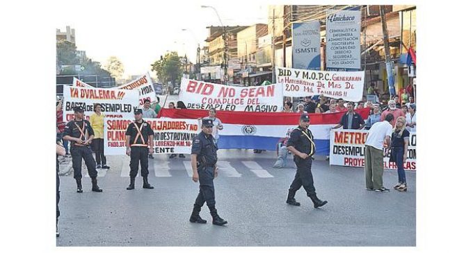 Frentistas del metrobús dicen que lo que están sufriendo es “inhumano”