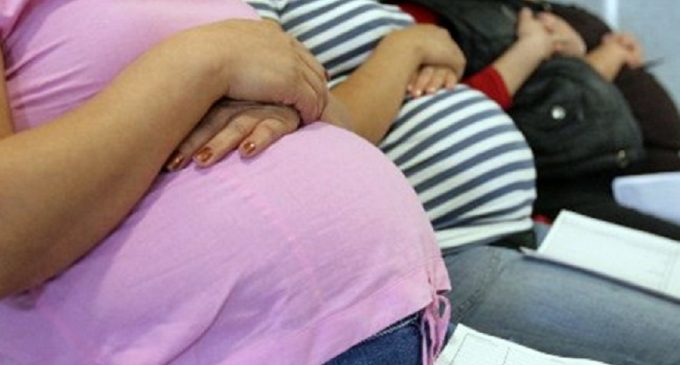 Desmienten la creencia de que las embarazadas deben comer por dos