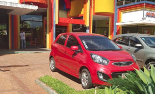 Vehículo robado acabó en playa de ventas