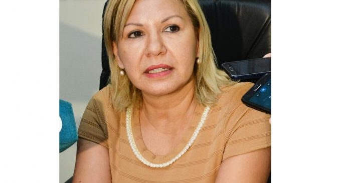 Enjuiciaron a jueza por devolver exhorto que pedía orden de detención de Messer