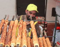 Empezó con menos de G. 50 mil y ahora vende más de 3.000 chipas por día