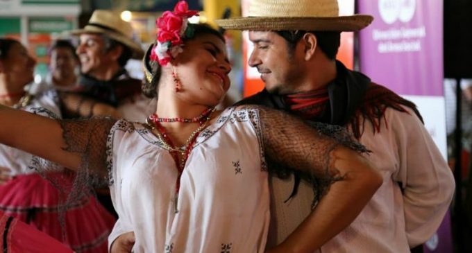 Serenata para Asunción y para las madres
