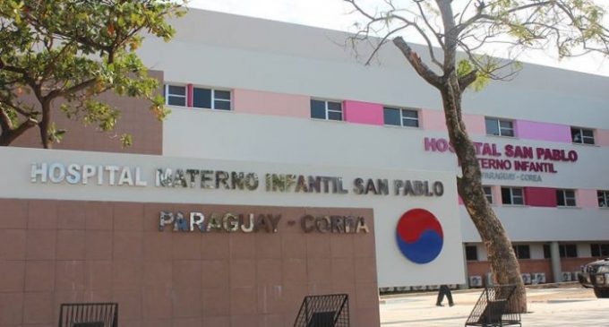 Dio a luz y tiró a su bebé en un tacho de basura