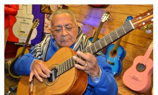 “Mi maestro ‘Kamba’i’ inventó el estilo de rasguear y puntear al mismo tiempo”, destaca Juan Cancio Barreto