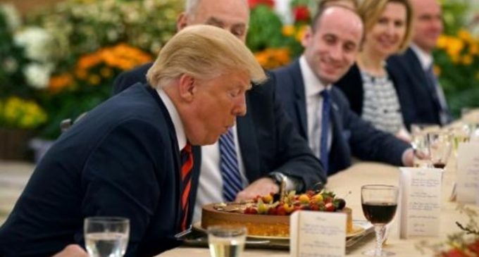 El presidente estadounidense, Donald Trump, celebra 72 años