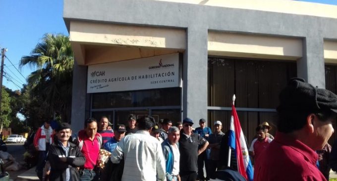 Funcionarios del Crédito Agrícola fueron separados de sus cargos por supuesta estafa