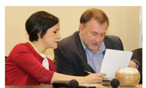 No se habla de aumento de impuestos sino de “modernización del sistema”, dice ministra de Hacienda