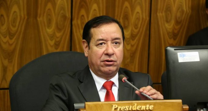 El tema del pin de oro es un gran “vyrorei”, dice presidente de Diputados