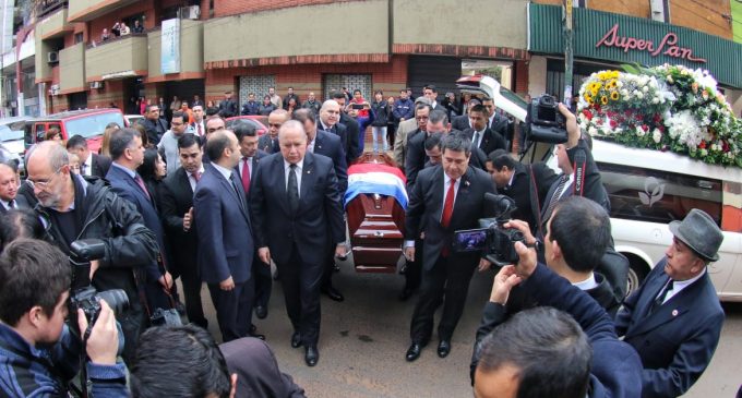 Emotiva despedida de la ANR a Luis Gneiting