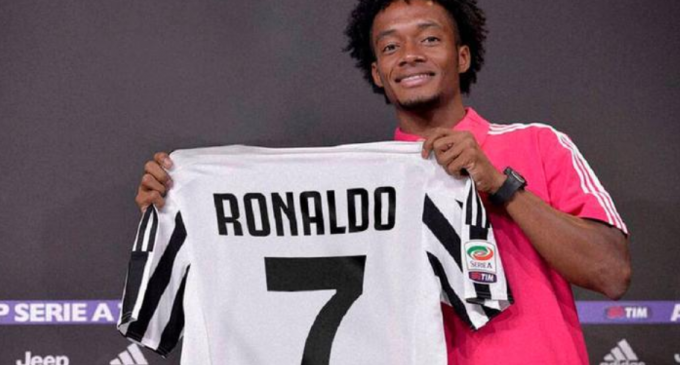 Cuadrado cede la número 7 a Cristiano