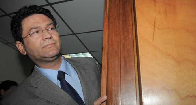 Asunción podría declarar “persona no grata” a Ibáñez