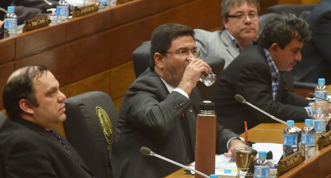 Ibáñez pide permiso para ausentarse por un mes