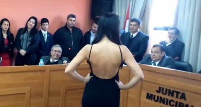 Niñas misses desfilaron ante concejales: Intendente dice que pedirá informe