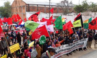Campesinos marchan por calles de Asunción contra Marito