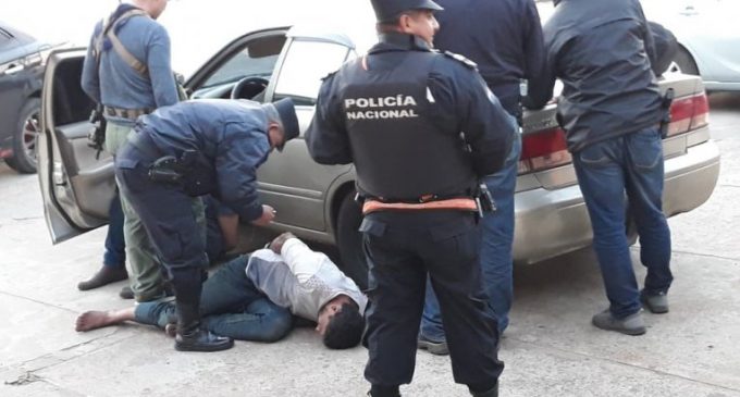 Detienen a asistente fiscal en procedimiento antidrogas