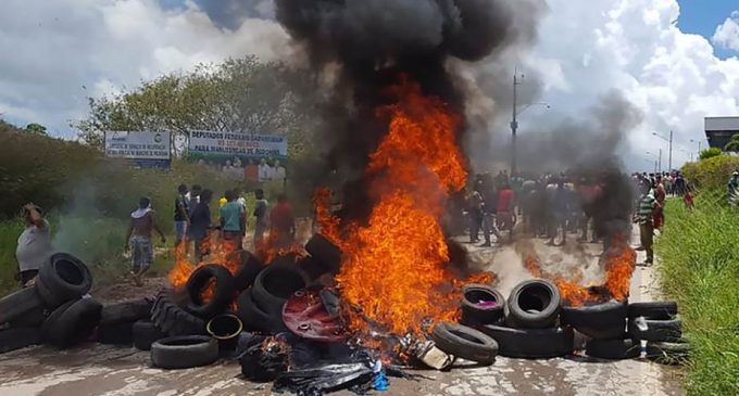 Ataque contra inmigrantes venezolanos enciende frontera en Brasil