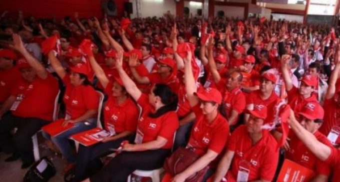Apuntando contra ‘outsiders’, dirigentes quieren llamar a convención para cambiar estatuto de la ANR