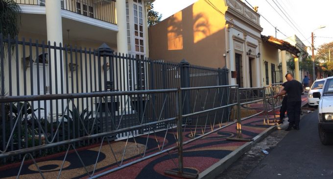 “El fiscal arrugó” en allanamiento de casa de González Daher, dice constitucionalista