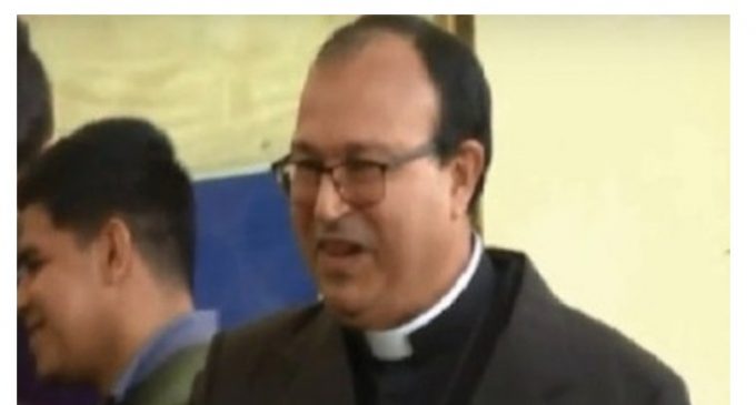 Defensoría del Pueblo denuncia a tribunal que benefició a cura abusador de menores