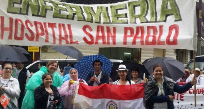 Enfermeros se movilizan frente a Secretaría de la Función Pública