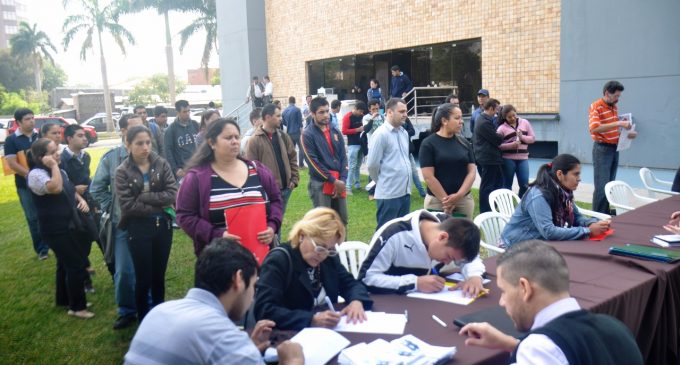 Se realiza feria de empleos para maquiladoras