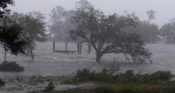 A su entrada a Estados Unidos, Florence ya deja a su paso sus primeros fallecidos