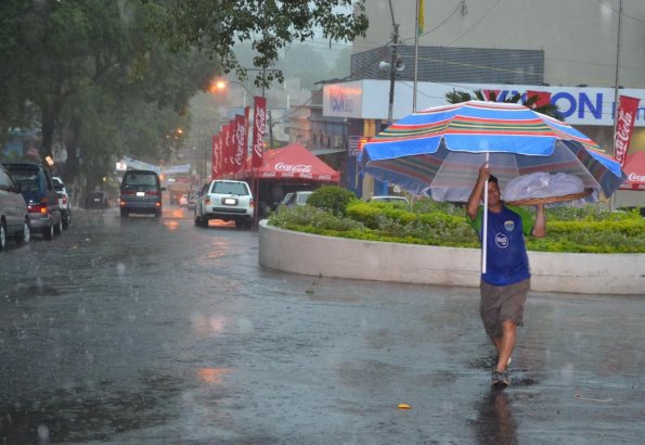 Lluvias y tormentas en varios departamentos