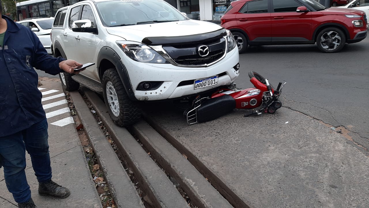 Conductor que detuvo a supuestos motochorros “obró bien pero no se configura en legítima defensa” asegura abogado