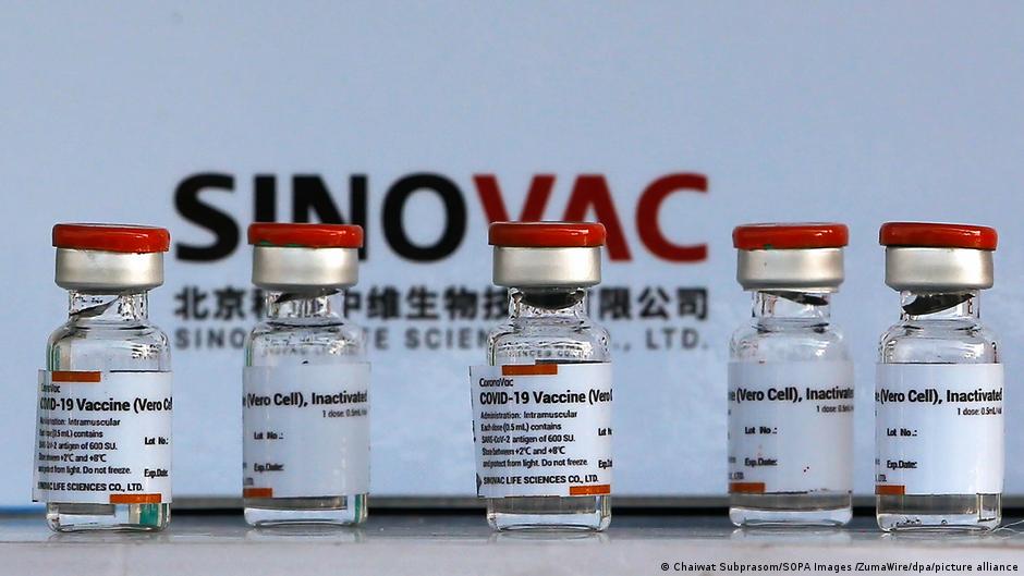 La OMS aprueba uso de emergencia de vacuna china de Sinovac