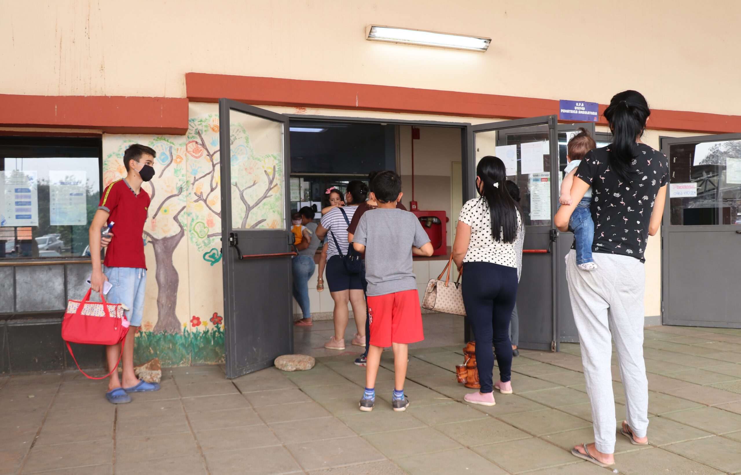 Pese a disminución de Covid, aumentan los cuadros respiratorios en pacientes pediátricos de Clínicas