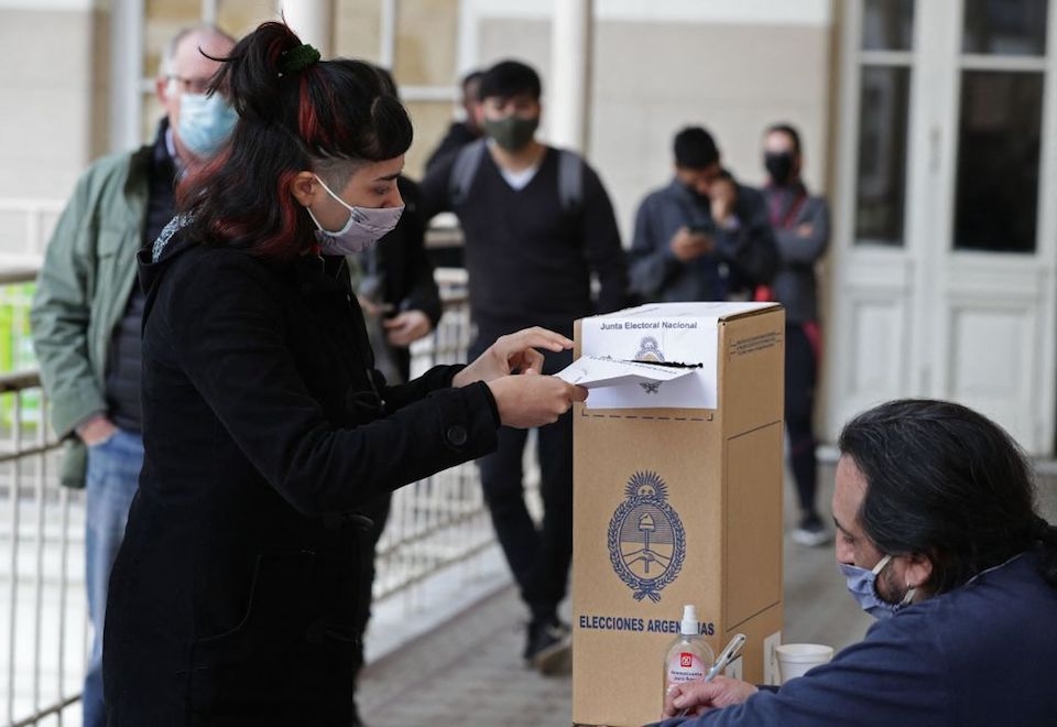 Oficialismo sufrió derrota en elecciones primarias legislativas de Argentina: “Ha sido un golpe muy duro”, afirma analista