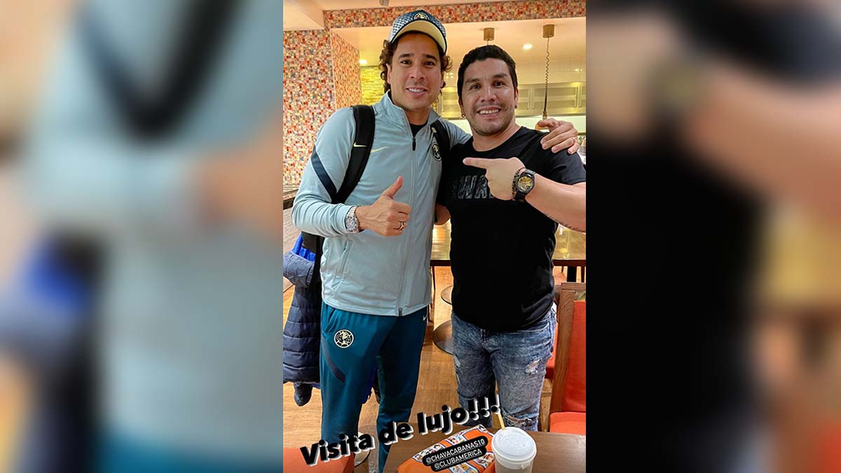 El emotivo encuentro de Salvador Cabañas con los jugadores de América