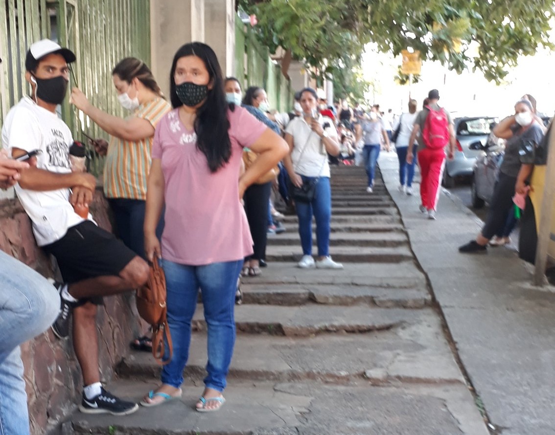 Denuncian Lentitud E Improvisación En Atención Para Test De Antígenos En Puesto De Asunción La 9211