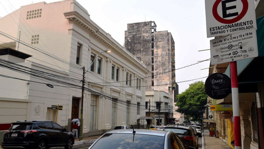 Representante de Simuca reclama ‘robo asqueroso’ por parte de empresa de estacionamiento