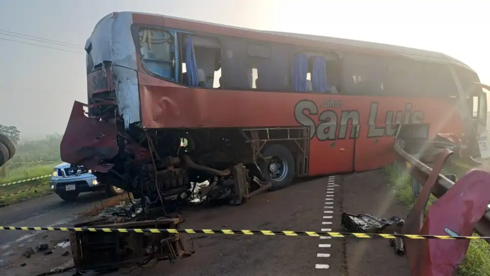 Accidente Fatal Tres Fallecidos Tras Un Choque Entre Bus Y Tractocamión La Unión 5640