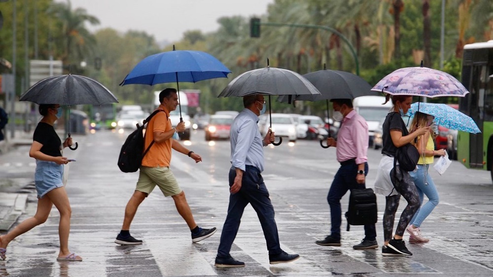 Lluvias generarán leve descenso de temperatura, pero calor continúa