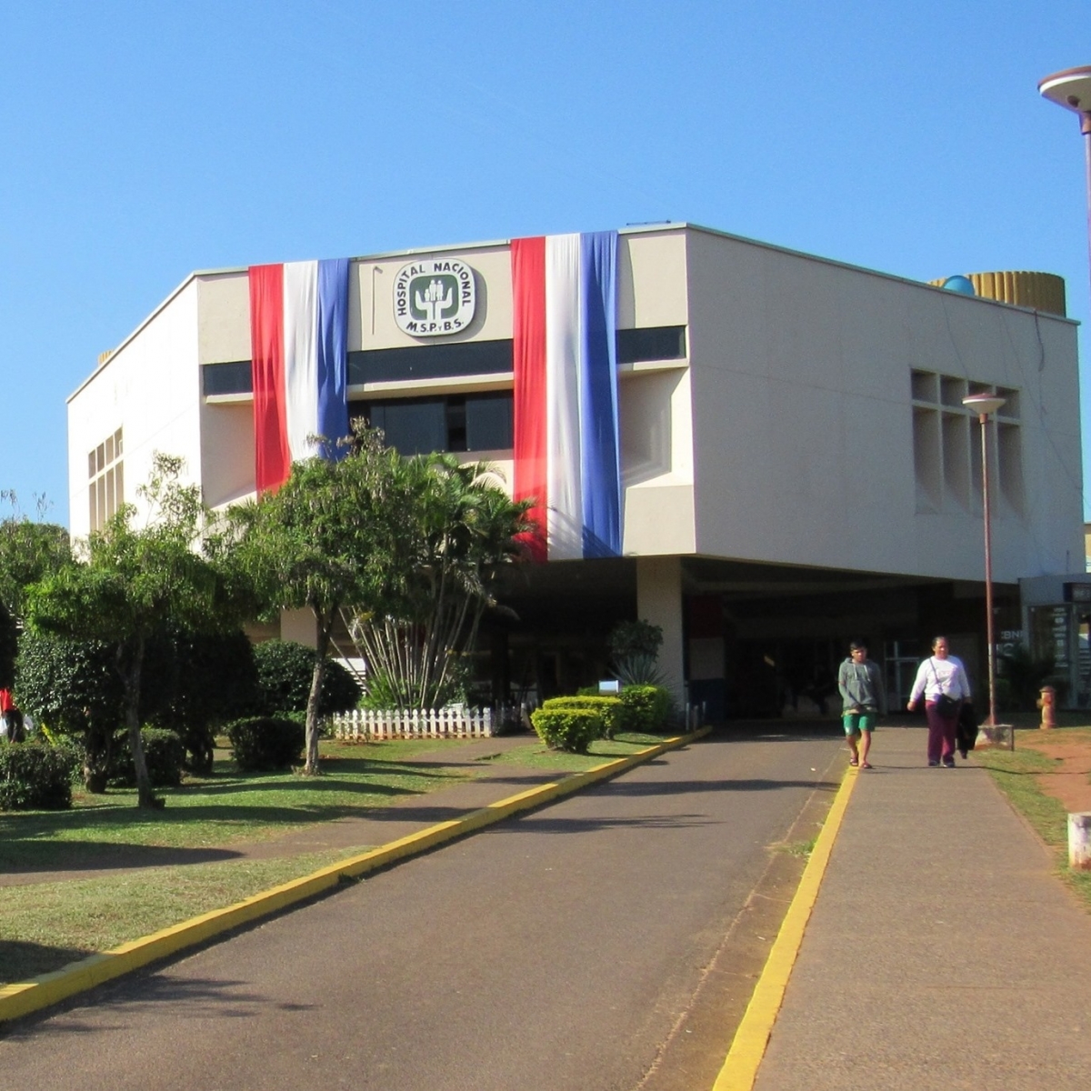 Hospital Nacional de Itauguá recibió 15 máquinas nuevas de diálisis