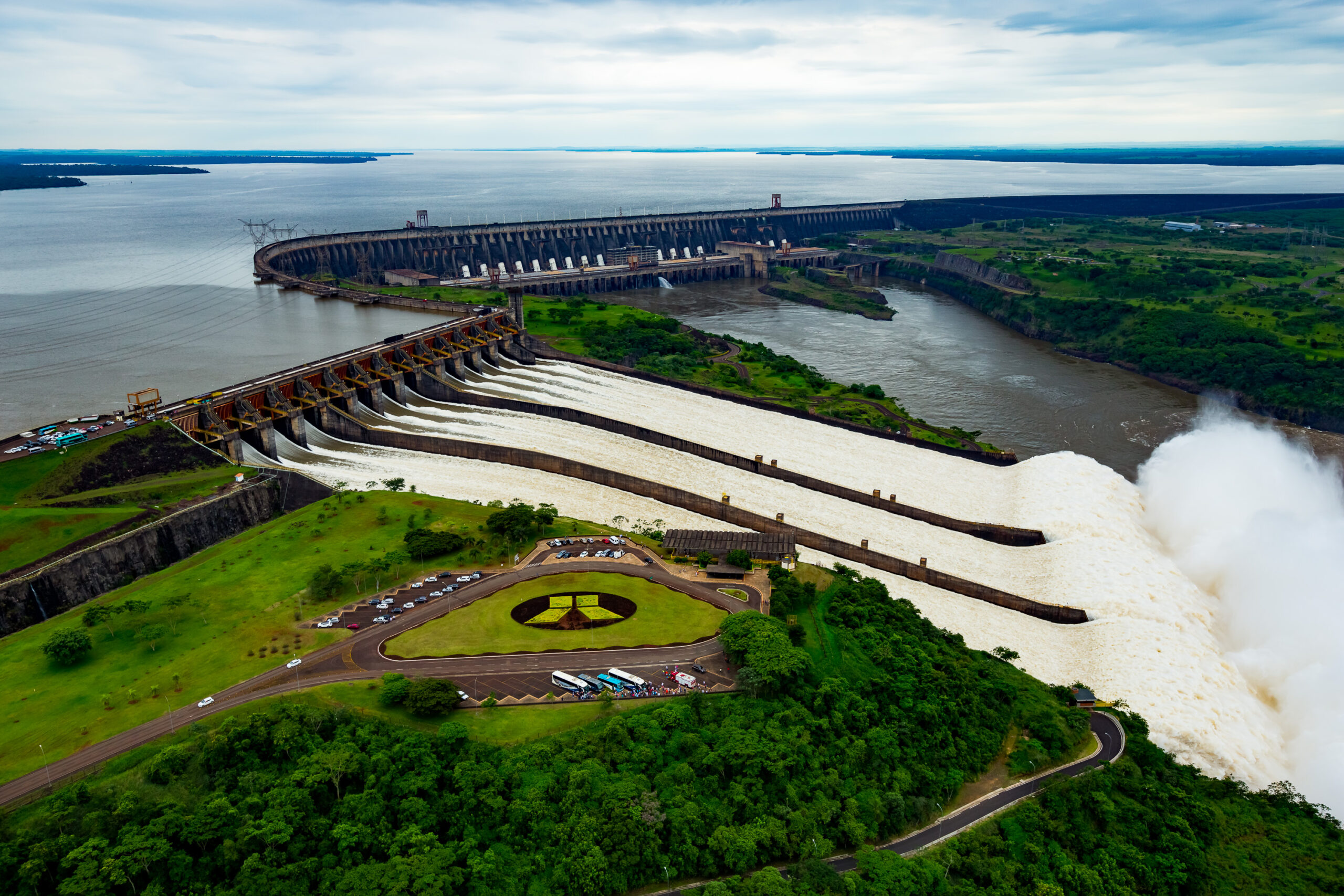 Itaipú Proporcionó 15.013 GWh de Energía Eléctrica al País en Nueve Meses